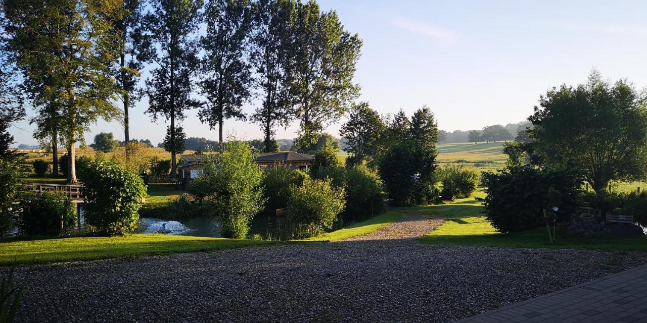 Peenehof Koeppen - Ferienwohnungen & Schlaffaesser Jordenstorf Zewnętrze zdjęcie