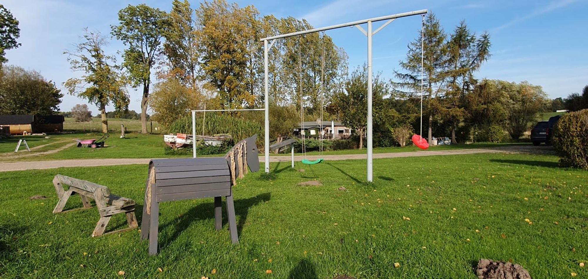 Peenehof Koeppen - Ferienwohnungen & Schlaffaesser Jordenstorf Zewnętrze zdjęcie